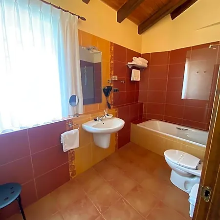 Monasterio De Ara-mada 3*