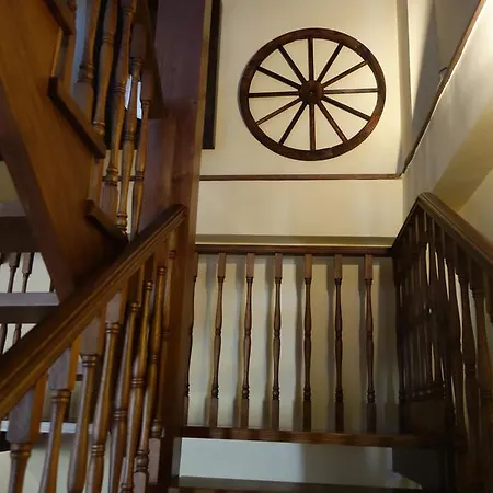 Monasterio De Ara-mada 3*